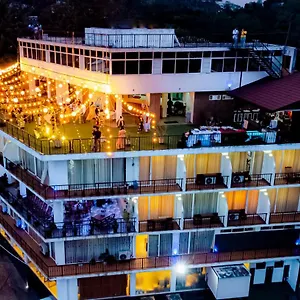 Sky View Grand 3* Kandy