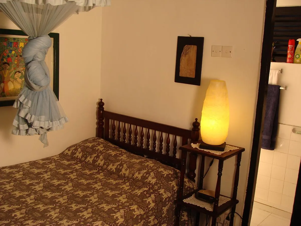 The Icebear Guesthouse Negombo 3*,  Sri Lanka